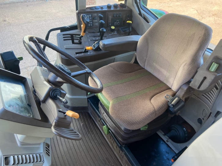 John Deere 6420