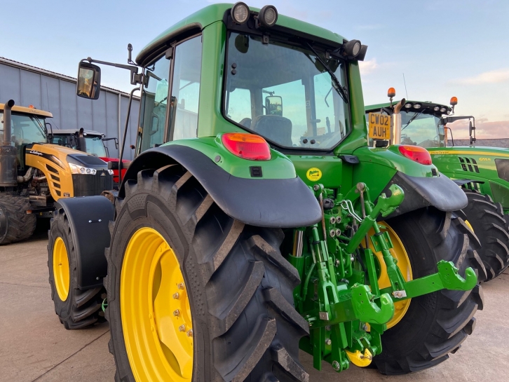 John Deere 6420
