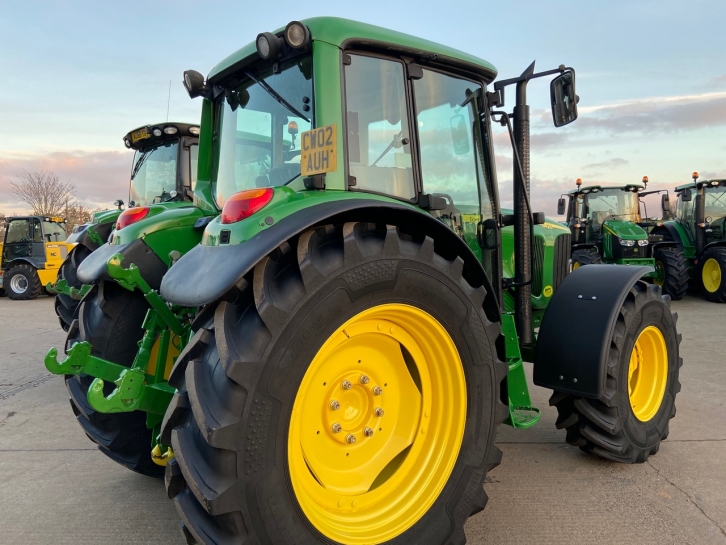 John Deere 6420