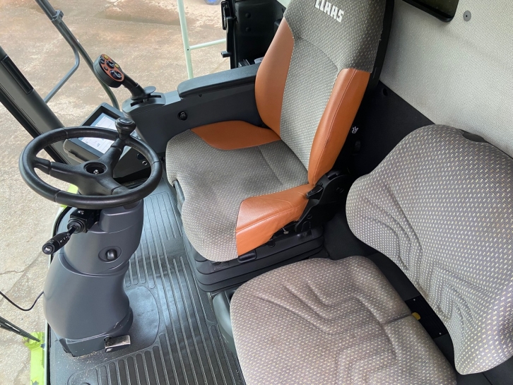 Claas Lexion 570C combine