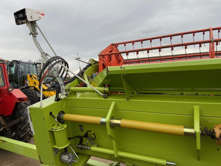 Claas Lexion 570C combine