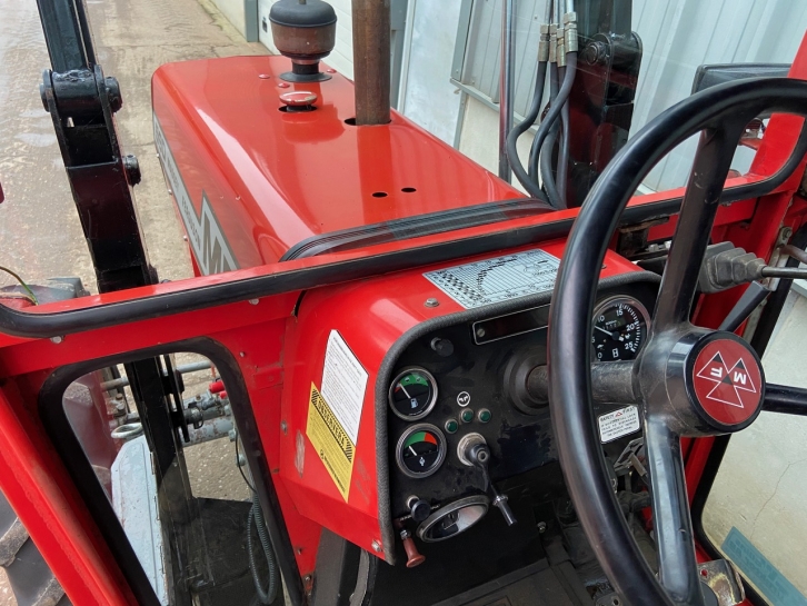 Massey Ferguson 590
