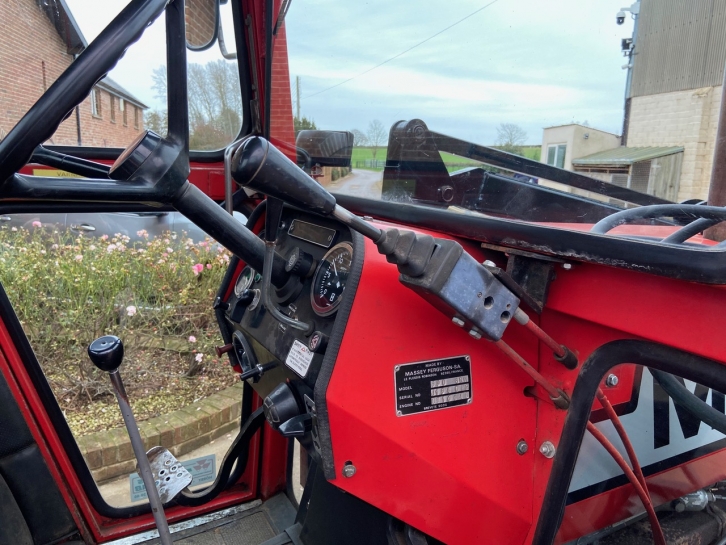 Massey Ferguson 590