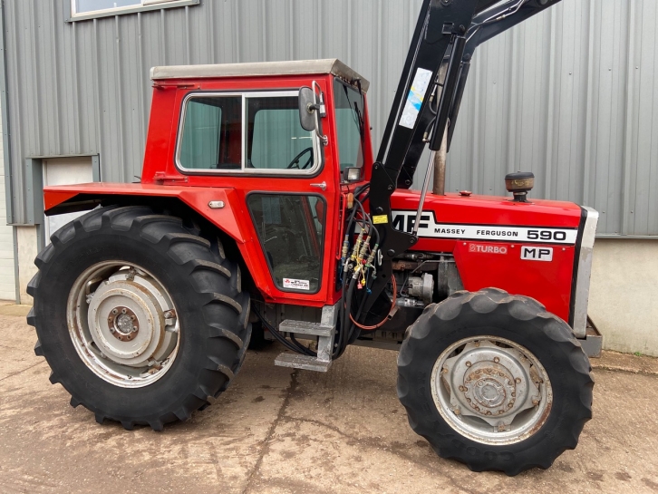 Massey Ferguson 590