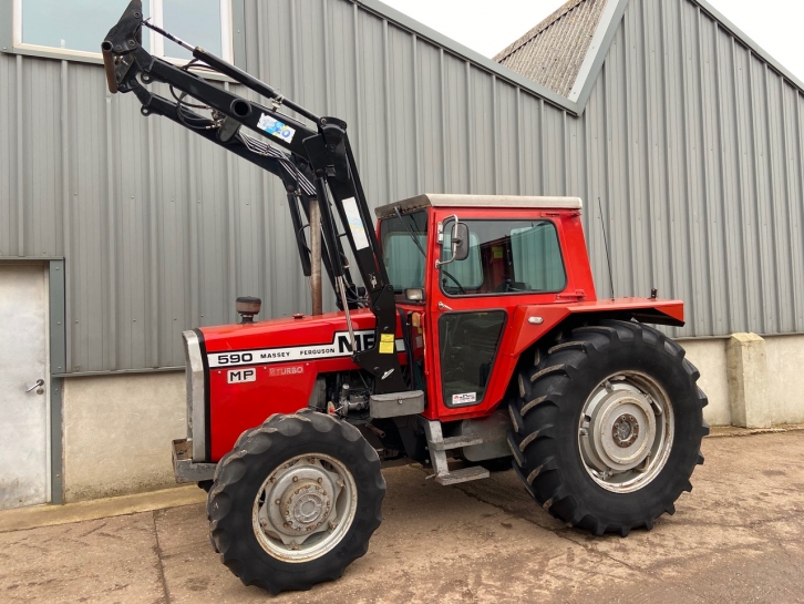 Massey Ferguson 590