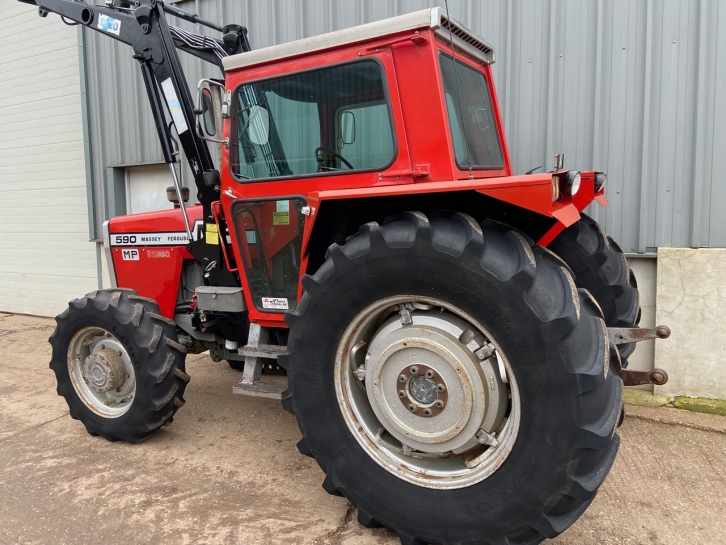 Massey Ferguson 590