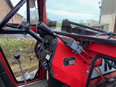 Massey Ferguson 590