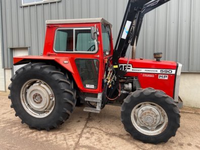 Massey Ferguson 590