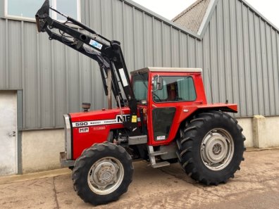 Massey Ferguson 590