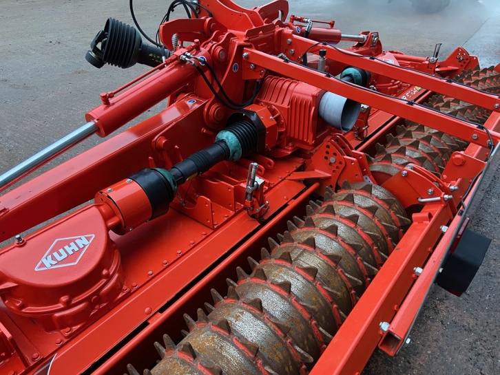 Kuhn HR 5004 power harrow