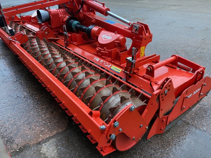 Kuhn HR 5004 power harrow
