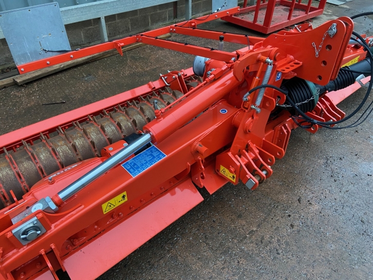 Kuhn HR 5004 power harrow