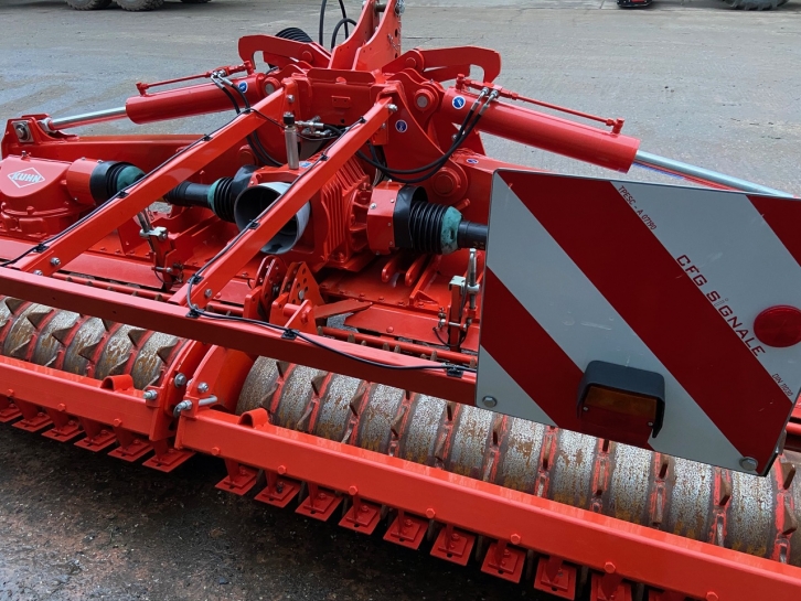 Kuhn HR 5004 power harrow