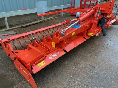 Kuhn HR 5004 power harrow