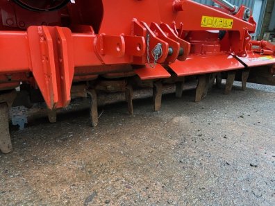 Kuhn HR 5004 power harrow