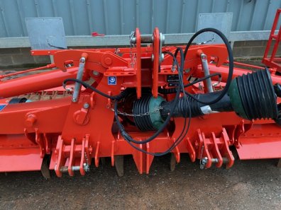 Kuhn HR 5004 power harrow