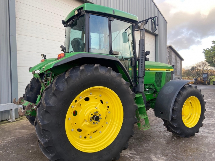 John Deere 7710