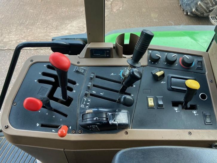 John Deere 7710