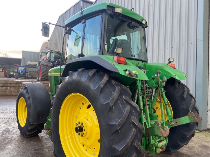 John Deere 7710