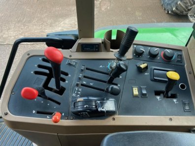 John Deere 7710