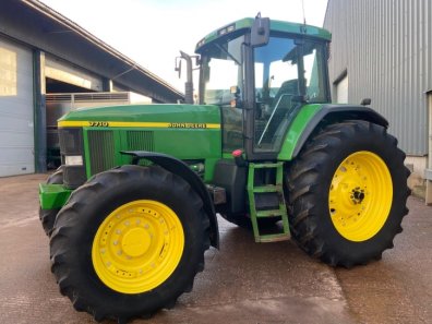 John Deere 7710