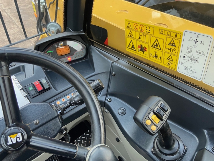 CAT TH406C