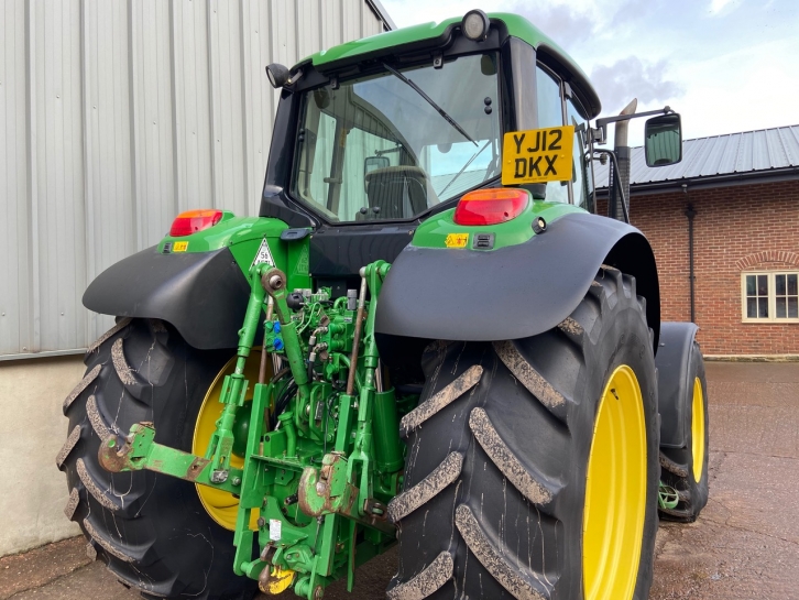 John Deere 6830