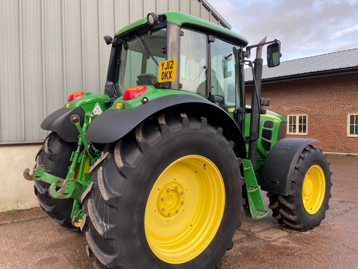 John Deere 6830