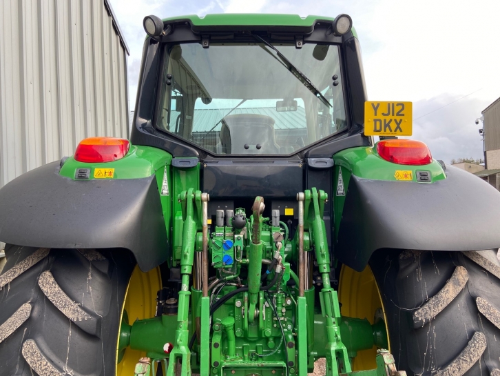 John Deere 6830
