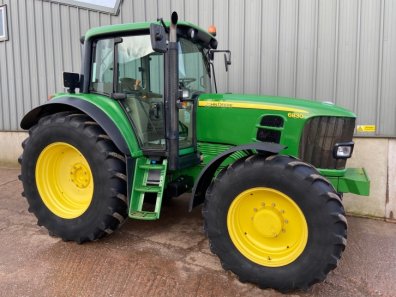 John Deere 6830