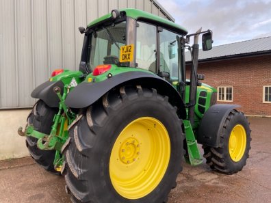 John Deere 6830