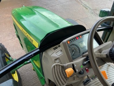 John Deere 6830