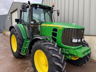 John Deere 6830