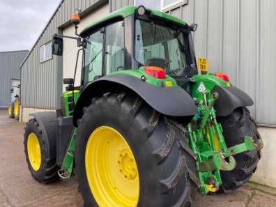 John Deere 6830