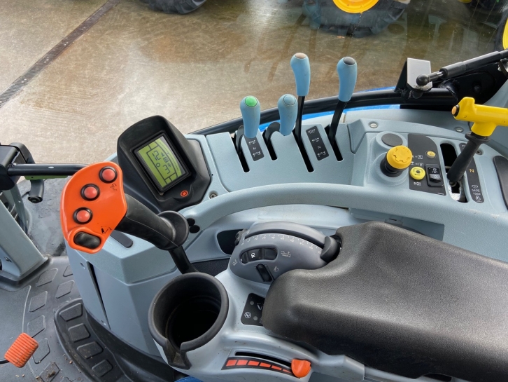 New Holland T7.245