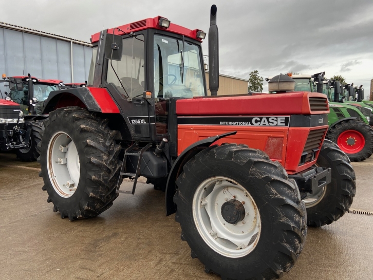 International 1255XL