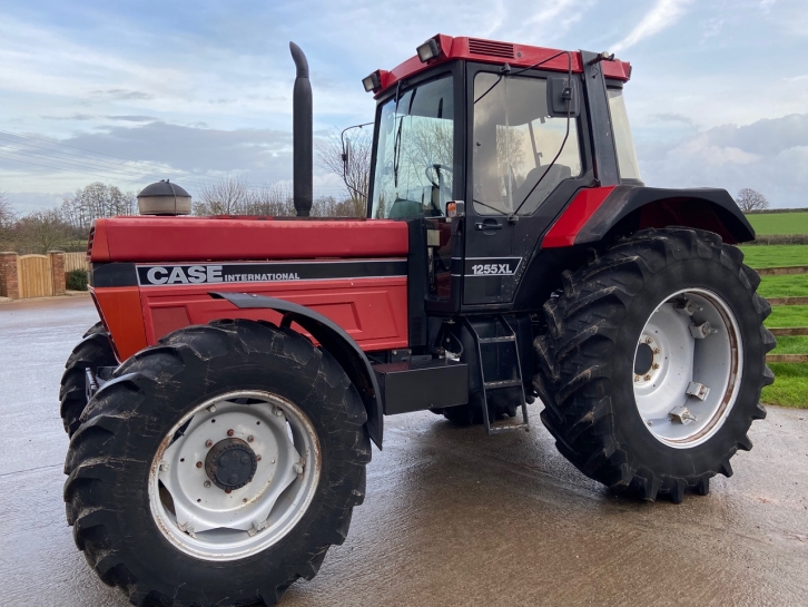International 1255XL