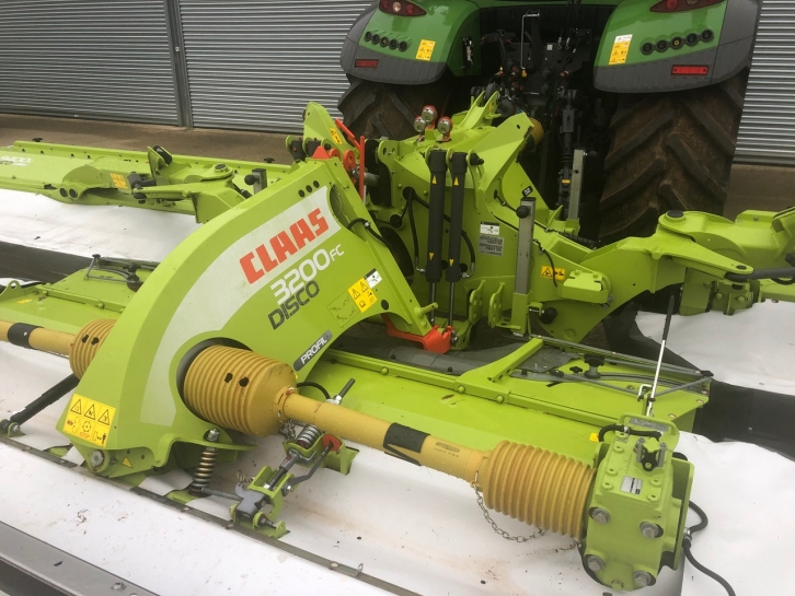 Claas Disco 9400C Duo mower