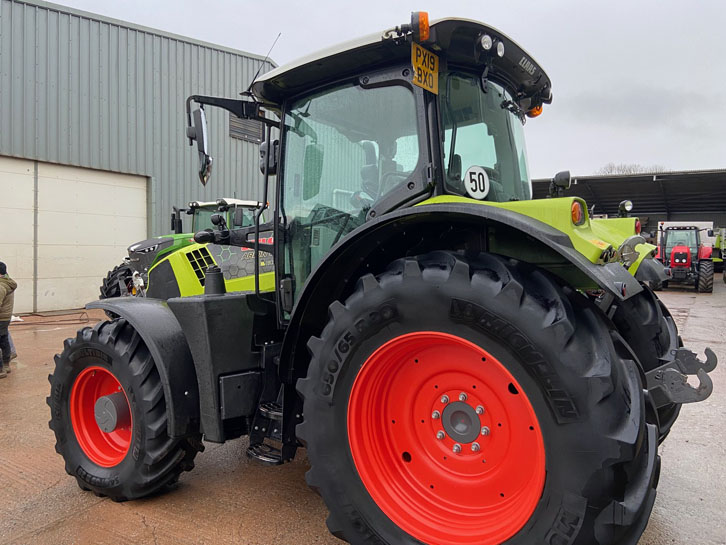 Claas Arion 650 CIS Plus