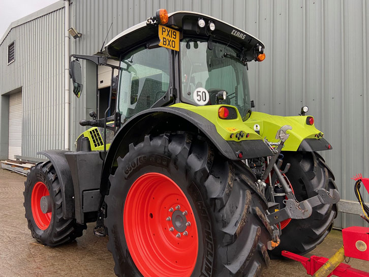 Claas Arion 650 CIS Plus