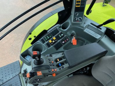 Claas Arion 650 CIS Plus