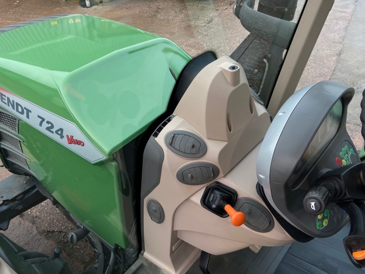 Fendt 724 Profi-Plus