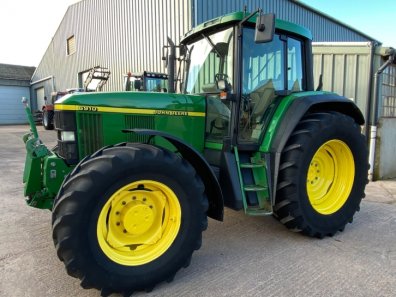 John Deere 6910