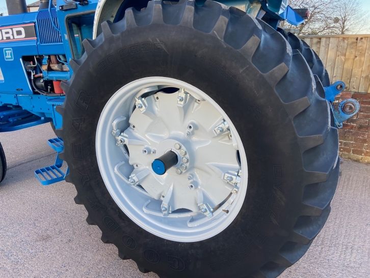 Ford TW35