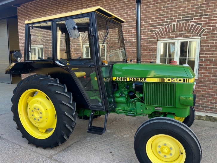 John Deere 1040