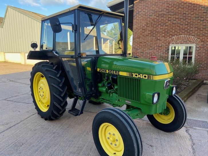 John Deere 1040