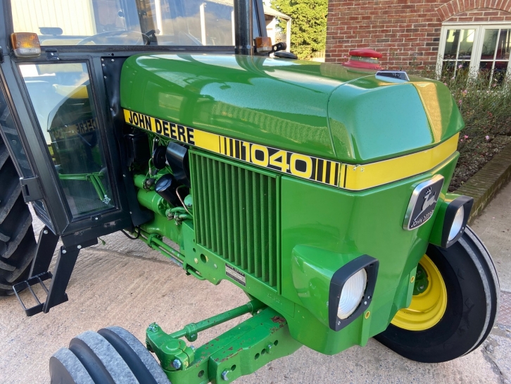 John Deere 1040
