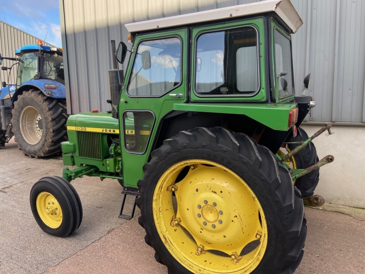 John Deere 1130