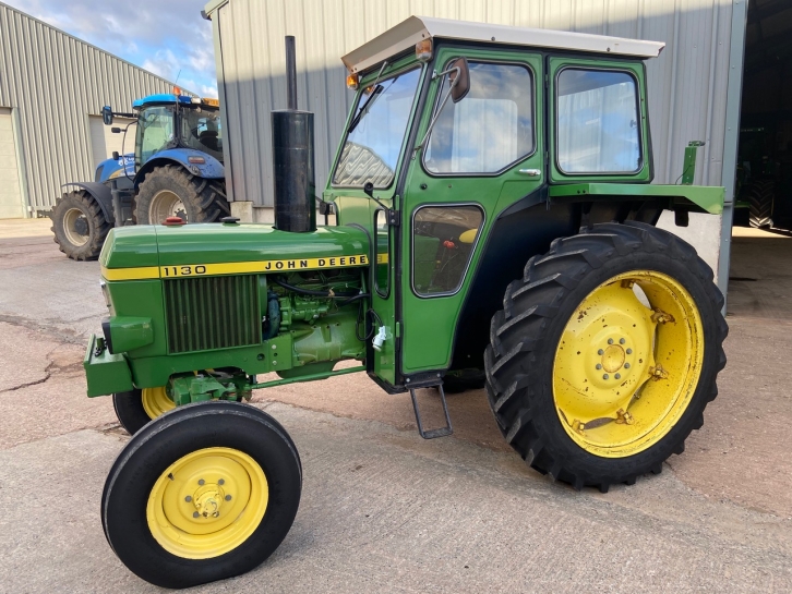 John Deere 1130