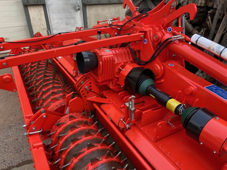 Kuhn HR 5004 power harrow